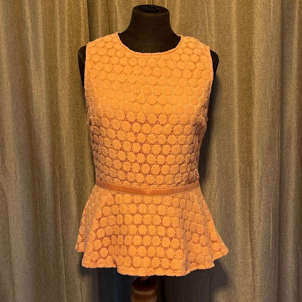 Forever 21 Women's Peach Open Back Sleeveless Lined Lace Peplum Blouse